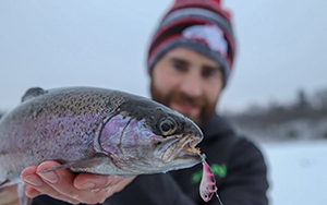 Ice Fishing Rainbow Trout : No bait!!! (Selective gear rules) 